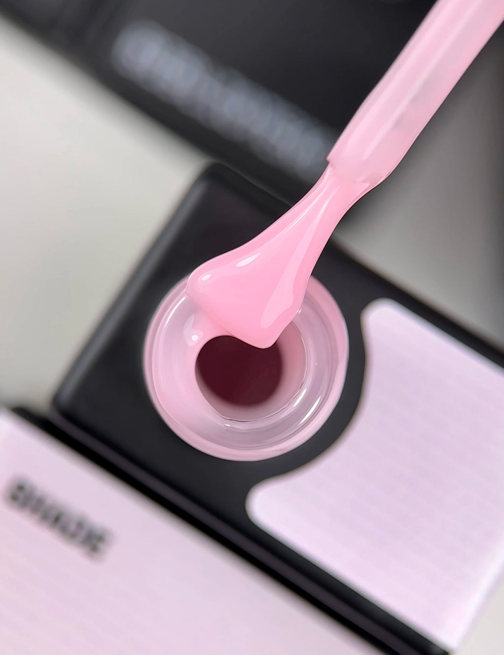 BIBLIOTEKA Cover Base Nr. 05 Bloom – Rosa Camouflage Nagelgrundierung | 10 ml