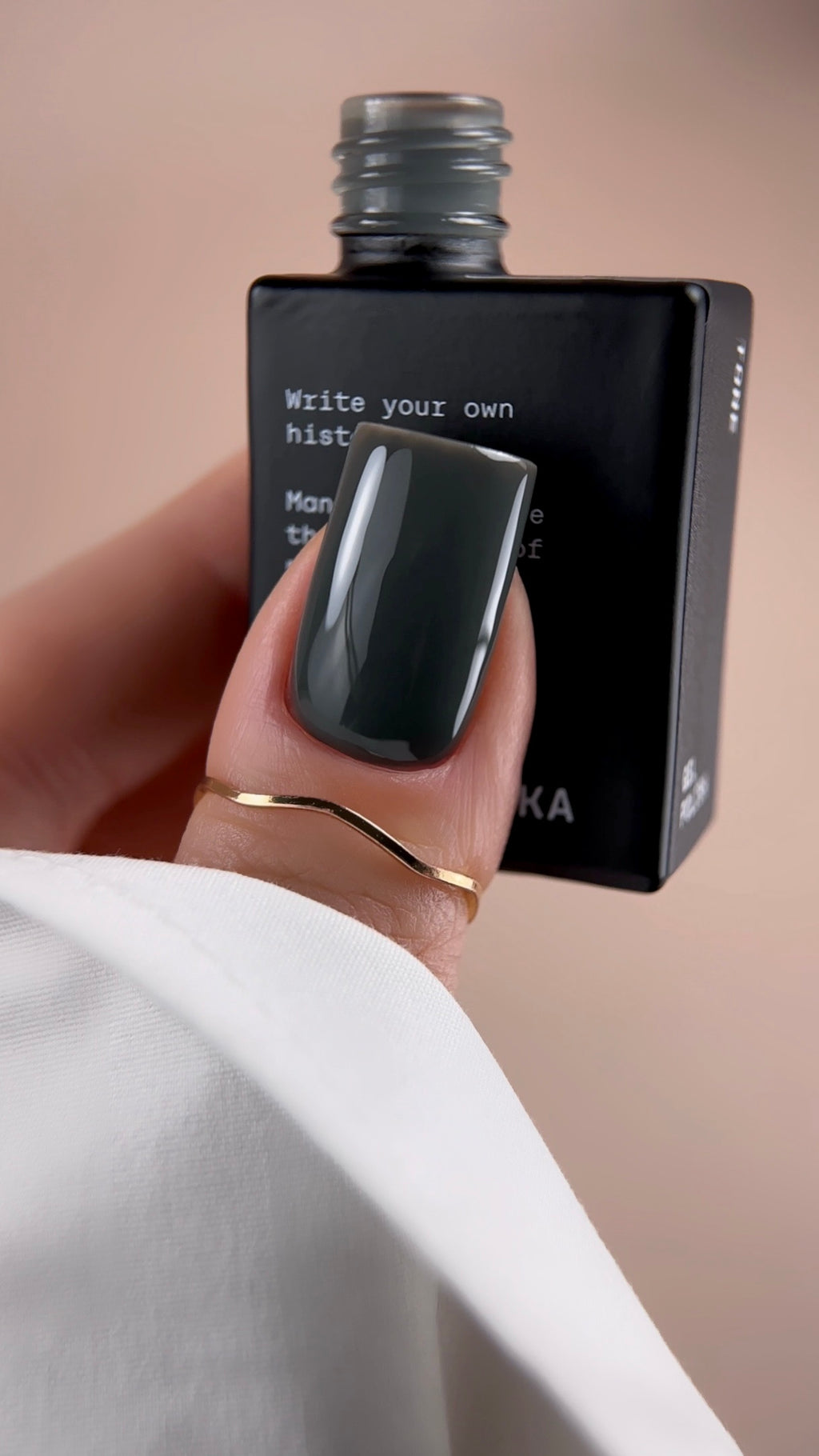 BIBLIOTEKA Vernis Semi-Permanent № 26 Teinte – Gris, 10 ml