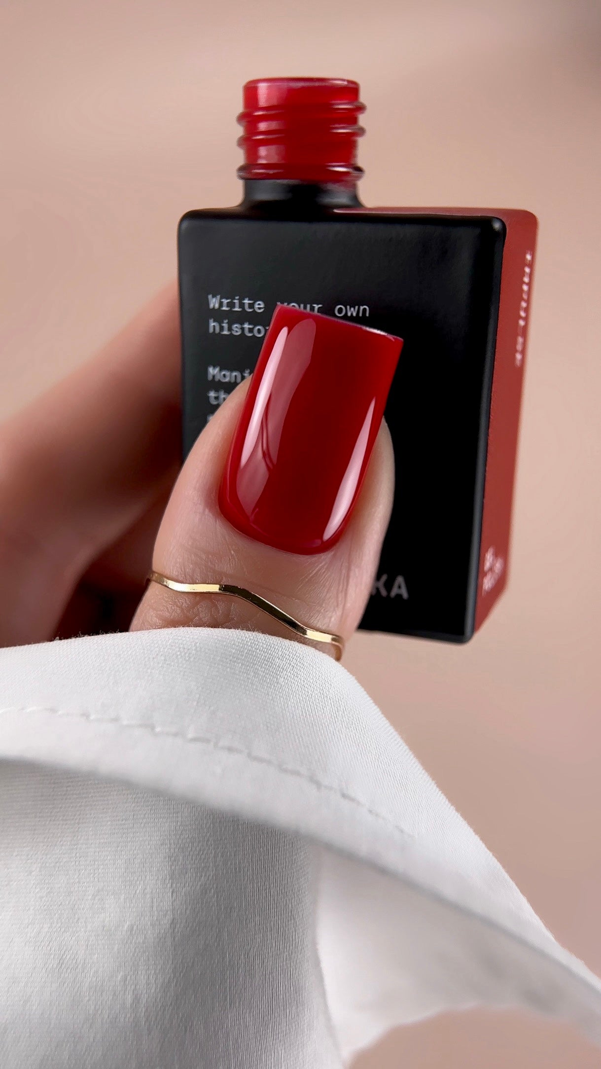 BIBLIOTEKA Gel Polish #28 Impulse – Bright red, 10 ml