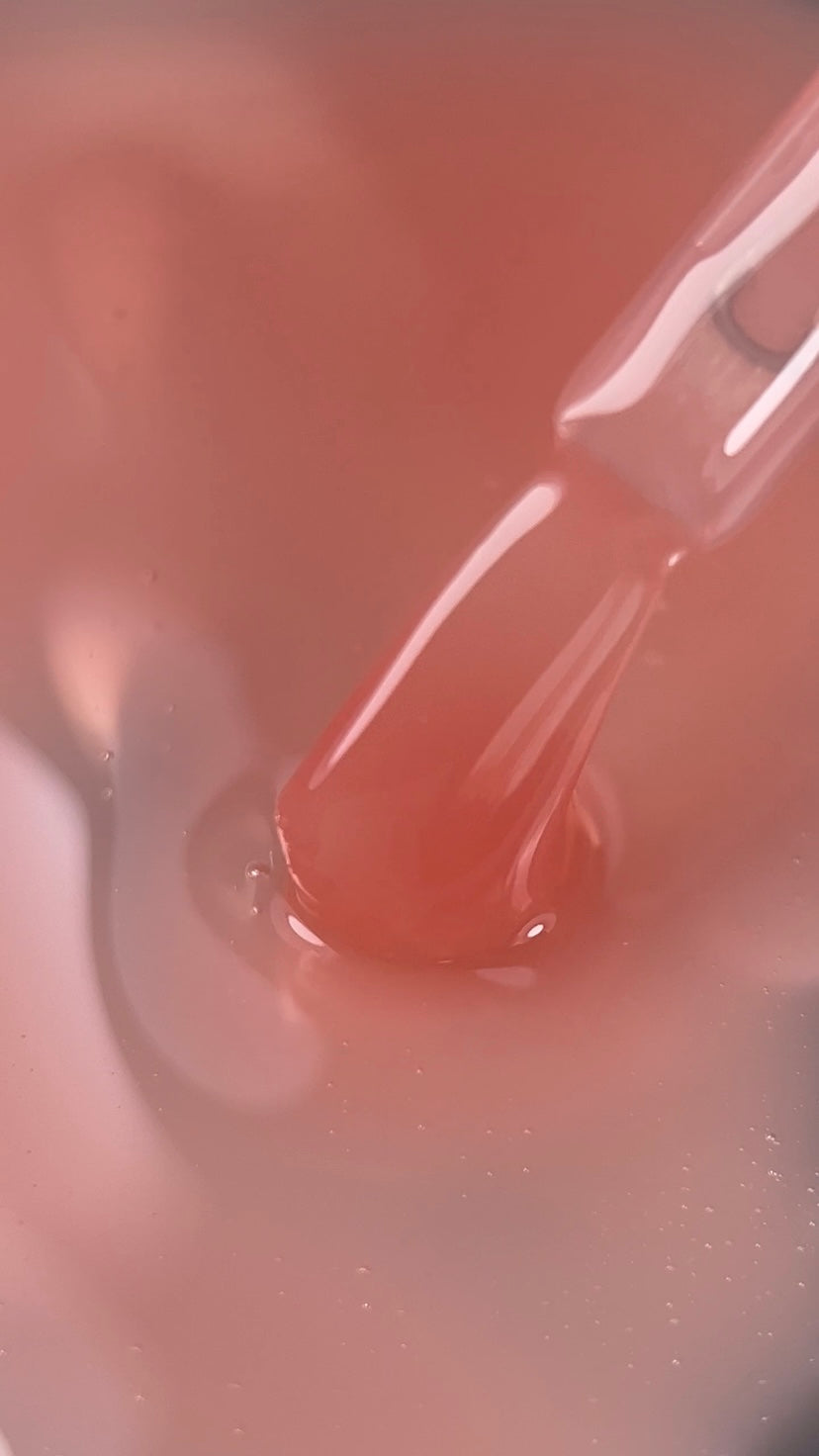 NAILSOFTHEDAY Cover Base 45 Light Pigment – Base coat semi-transparent légèrement pigmenté de couleur nude pour les ongles, 10 ml.
