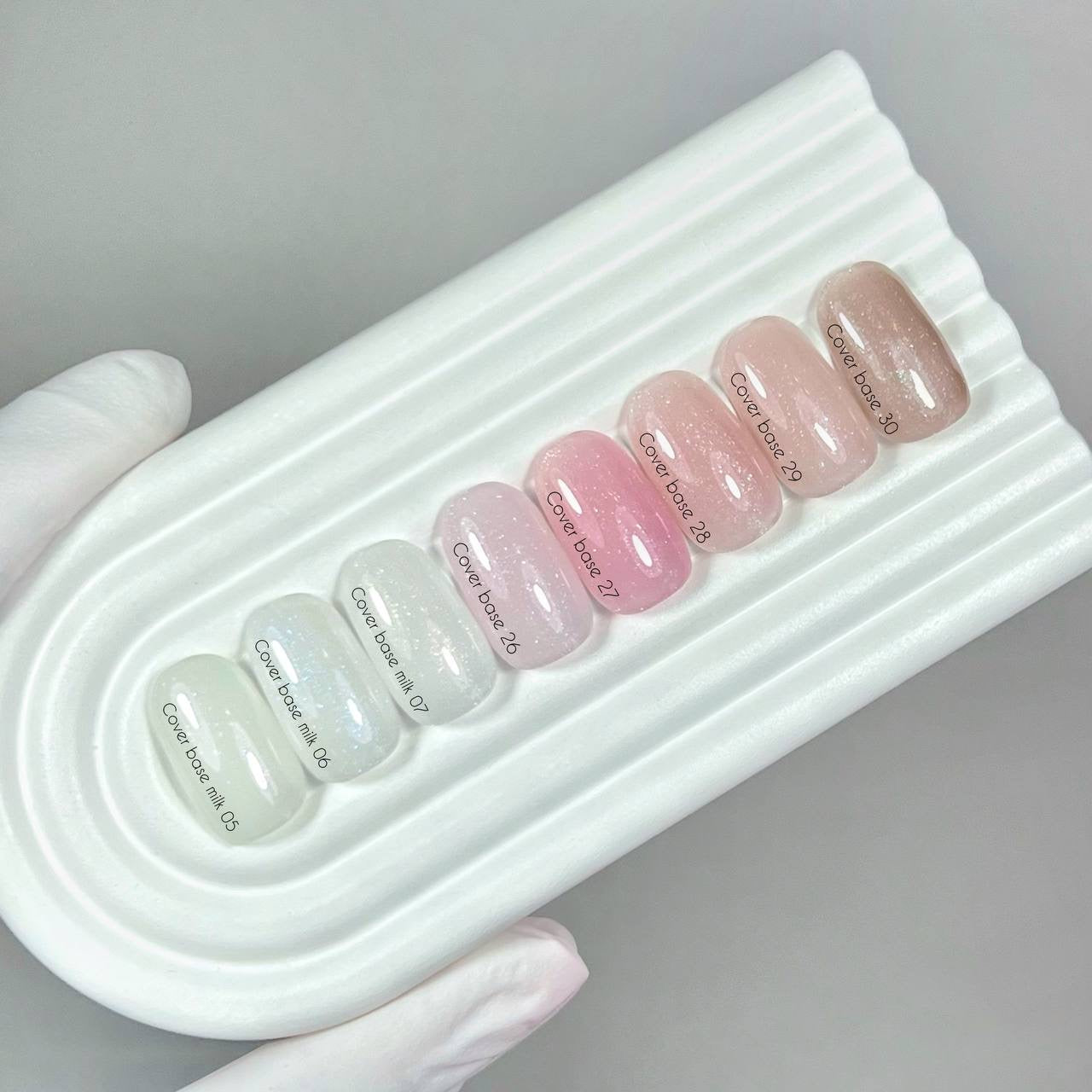 NAILSOFTHEDAY Cover Base Milk 07 Shimmer – base laiteuse semi-transparente avec des paillettes dorées pour les ongles, 10 ml.