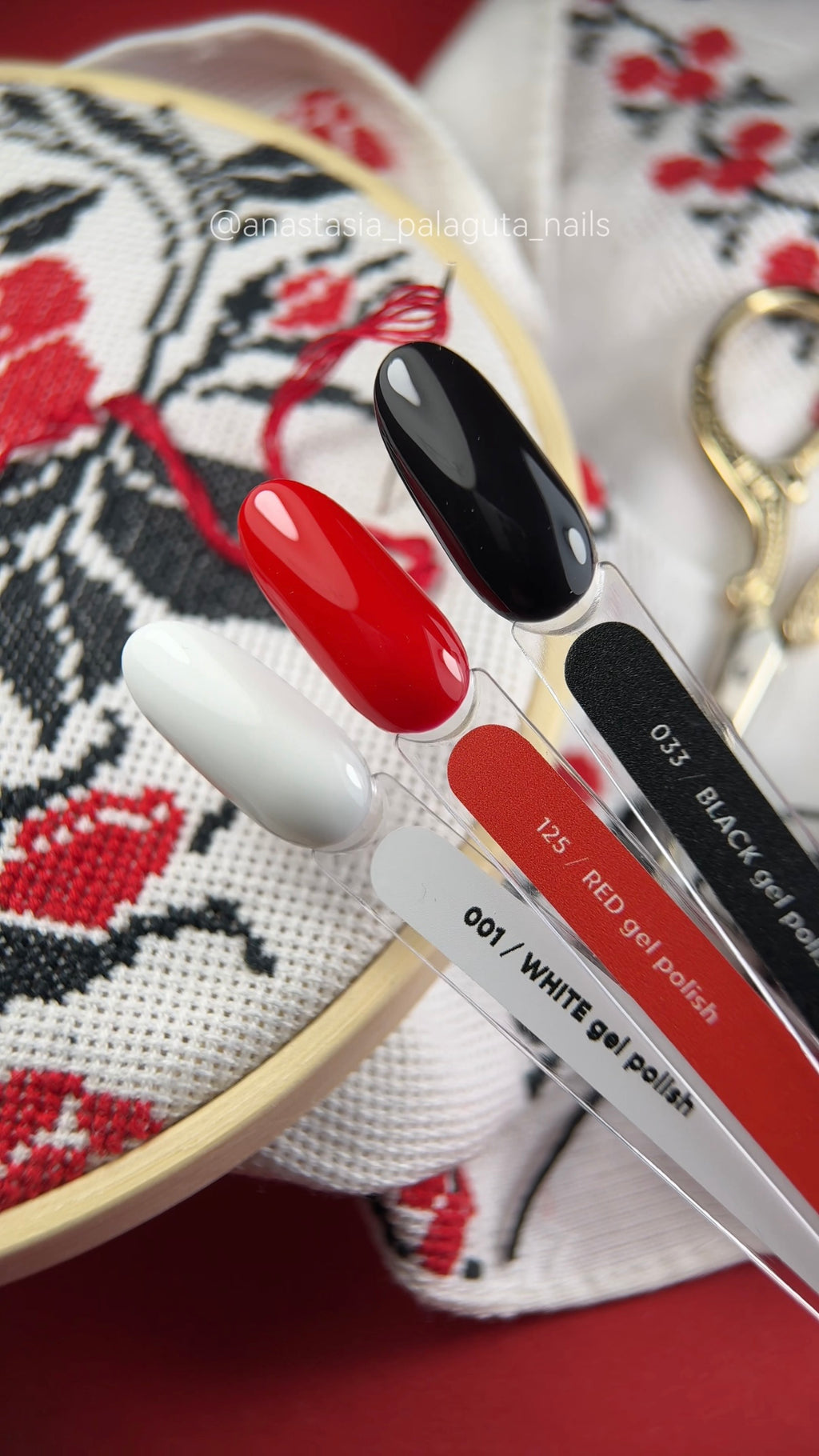 NAILSOFTHEDAY Gel Polish Red – intense red gel nail polish, opaque in one coat.