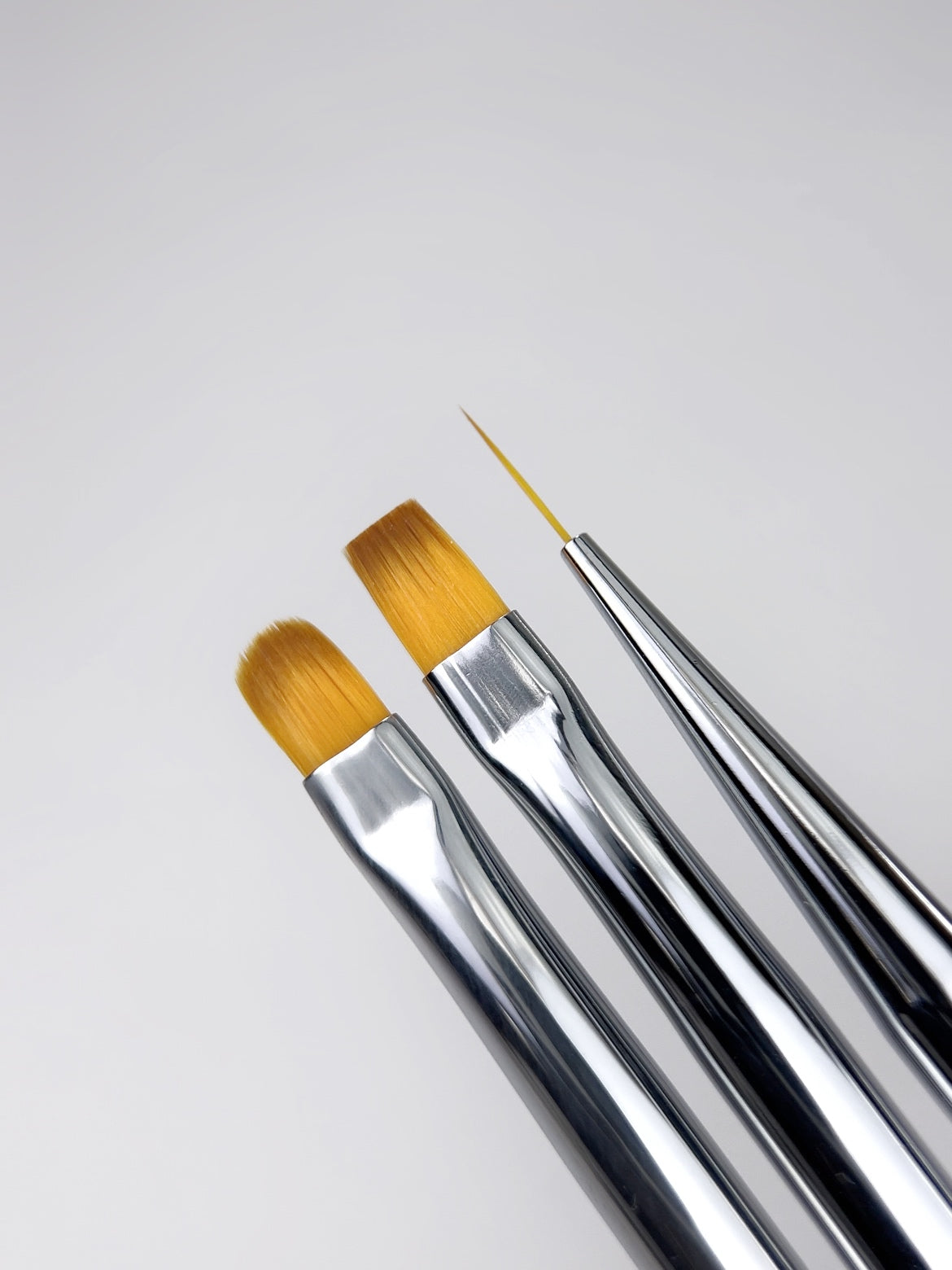 NAILSOFTHEDAY Nail Art Brush Liner – Nail Art Brush (Liner 10 mm) with comfortable transparent handle.