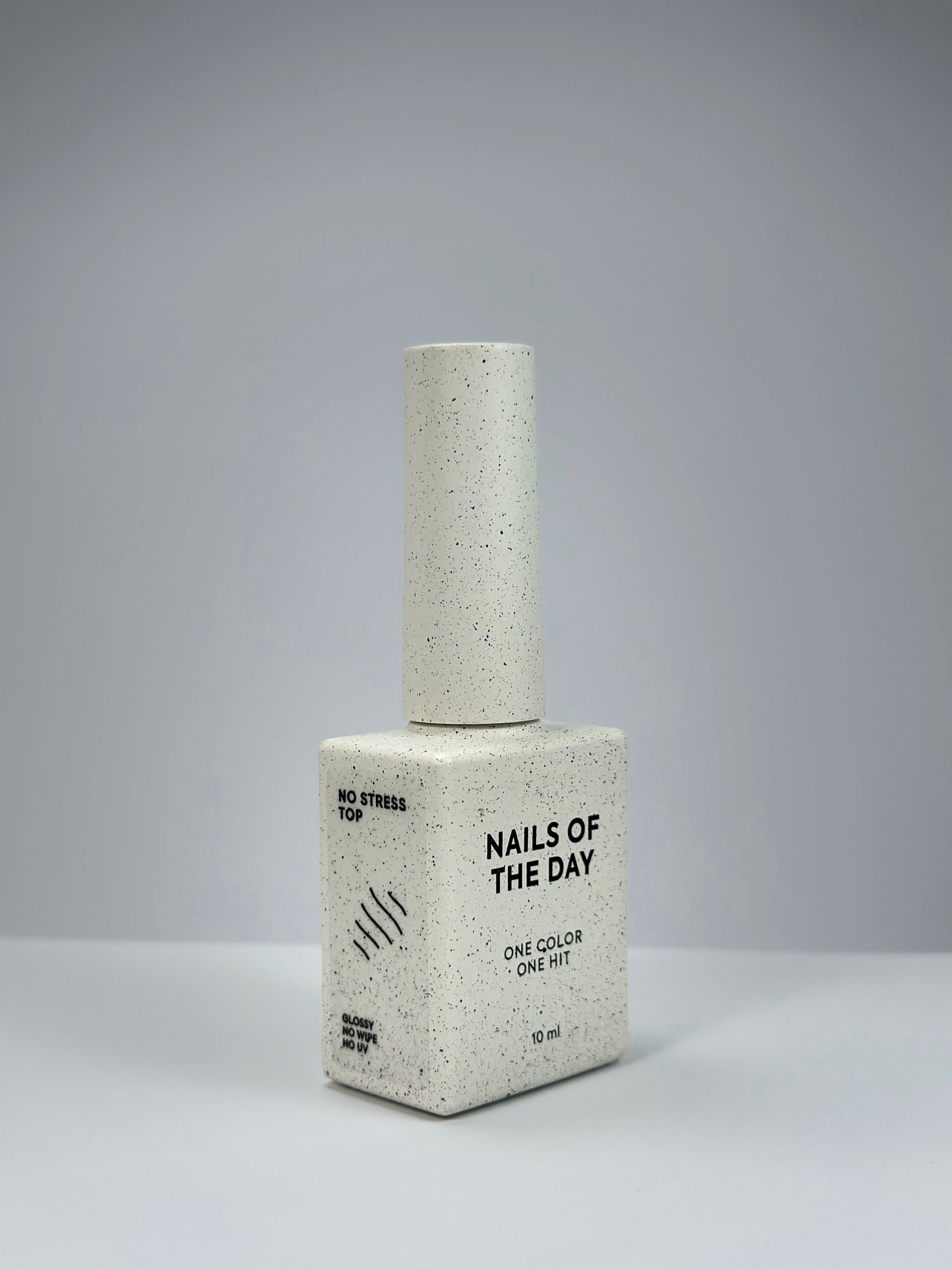 NAILSOFTHEDAY No Stress Top No Wipe – glänzender Top Coat ohne Schwitzschicht und ohne UV-Filter, Anti-Kratz-Top, 10 ml.
