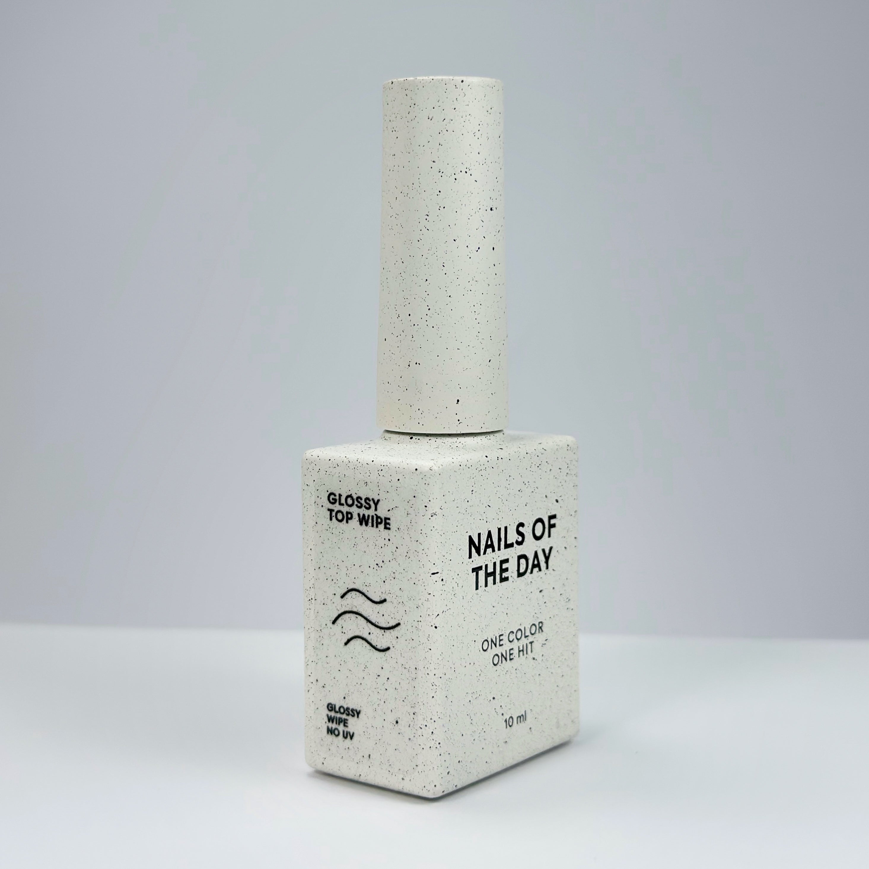 NAILSOFTHEDAY Glossy Top Wipe – glänzender Top Coat mit Schwitzschicht, ohne UV-Filter, 10 ml.