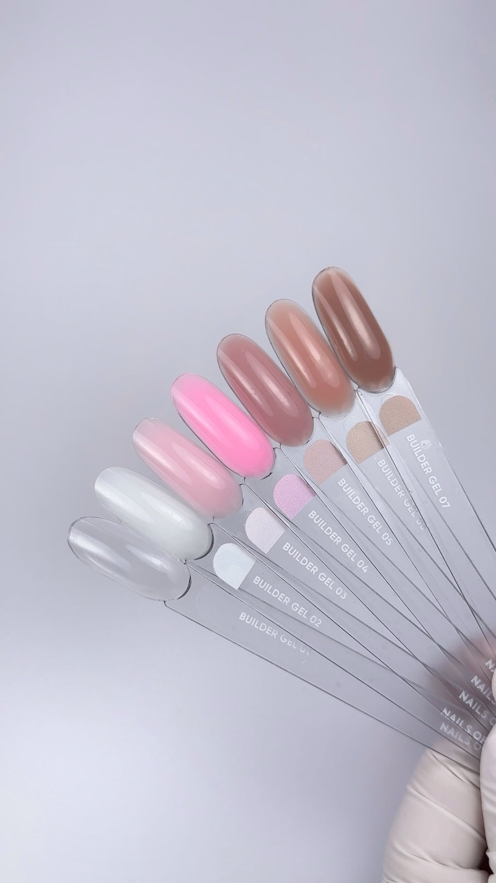 NAILSOFTHEDAY Builder Gel 01 – gel de construction transparent pour l'extension des ongles.