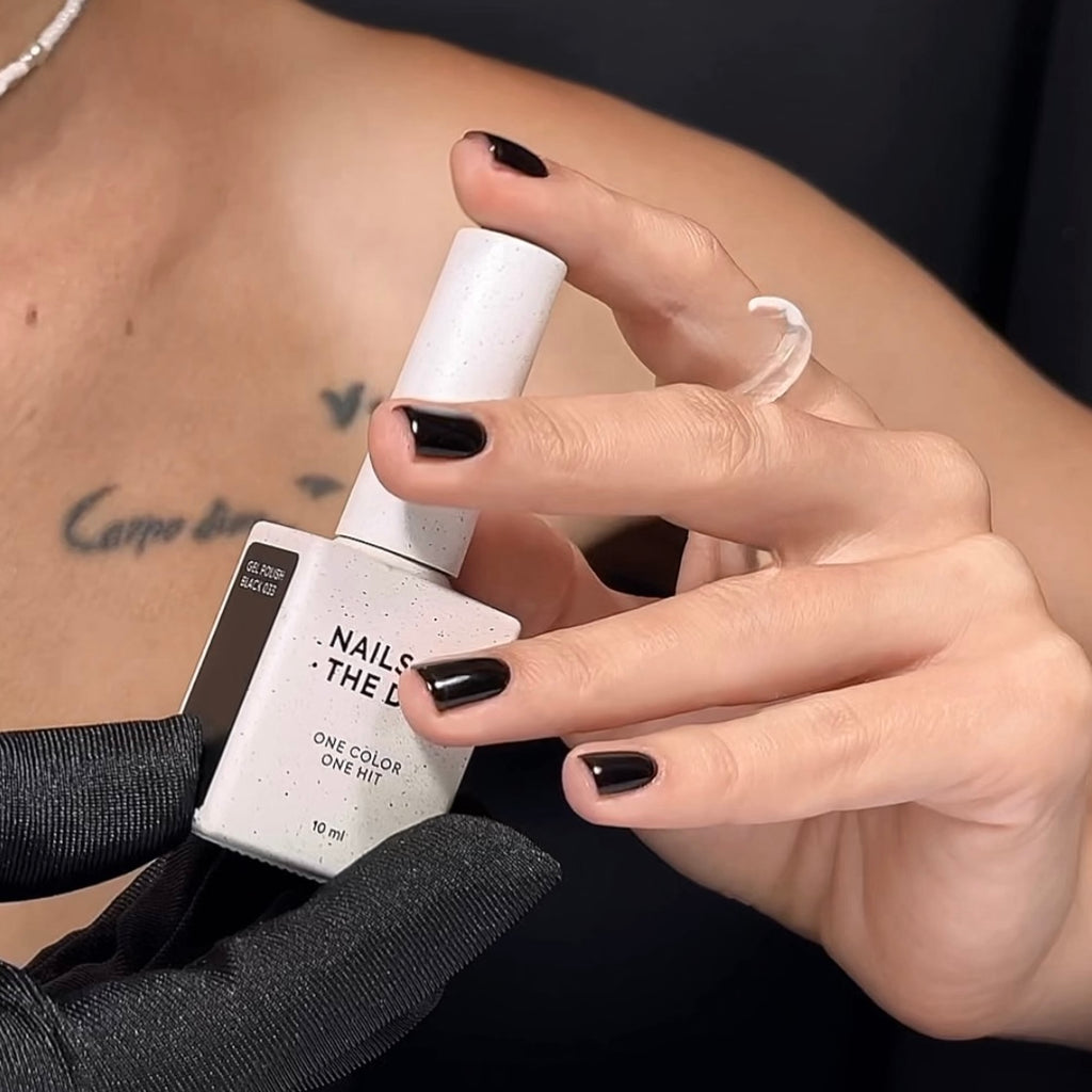 NAILSOFTHEDAY Gel Polish Black – vernis gel noir intense, couvrant en une seule couche