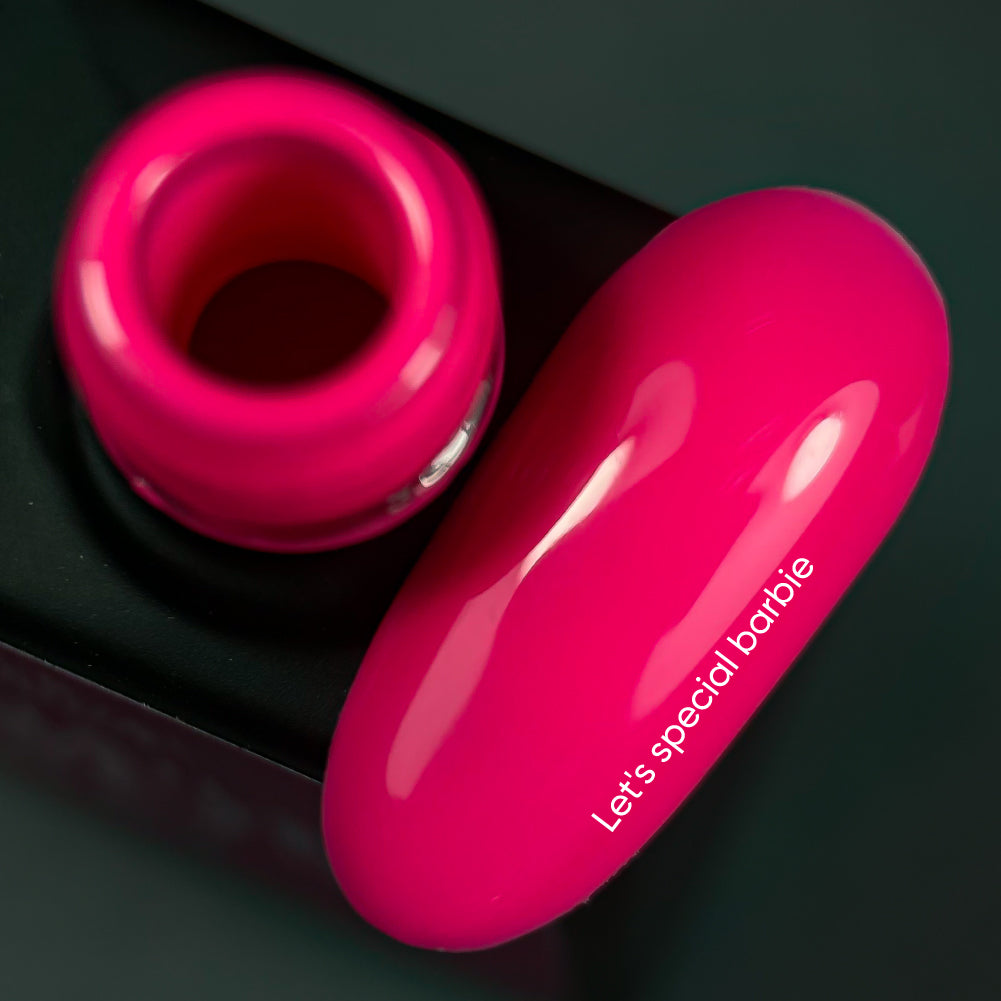 NAILSOFTHEDAY Gel Polish Barbie – neonpinkes Gel-Nagellack, deckend in einer Schicht.