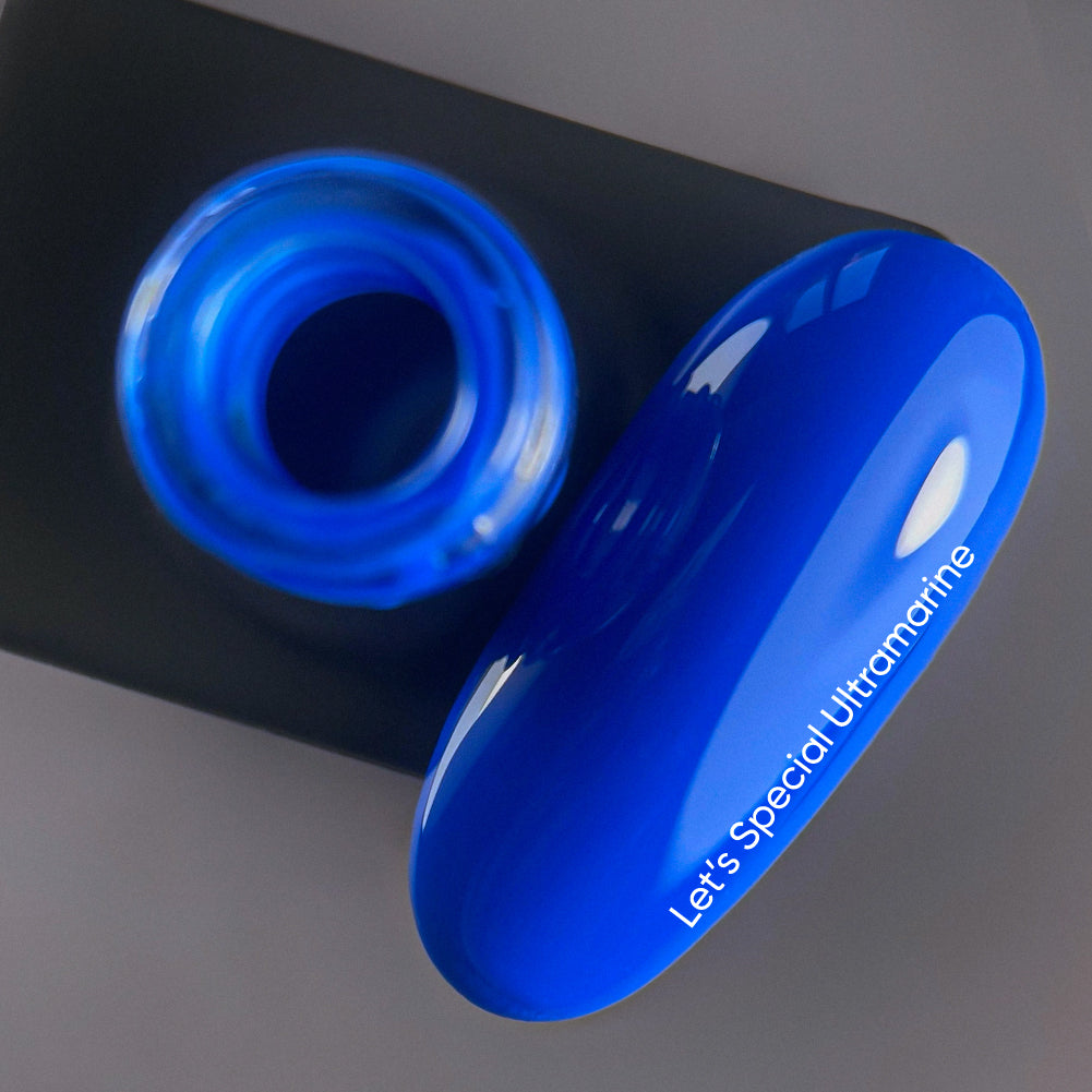 NAILSOFTHEDAY Gel Polish Ultramarine – vernis gel bleu intense, couvrant en une seule couche.