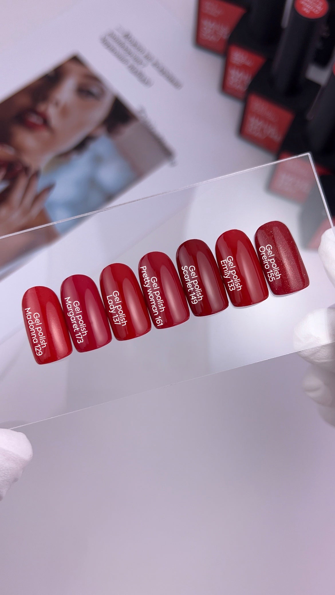 NAILSOFTHEDAY Gel Polish Margaret – dunkel-magenta Gel-Nagellack, deckend in einer Schicht.