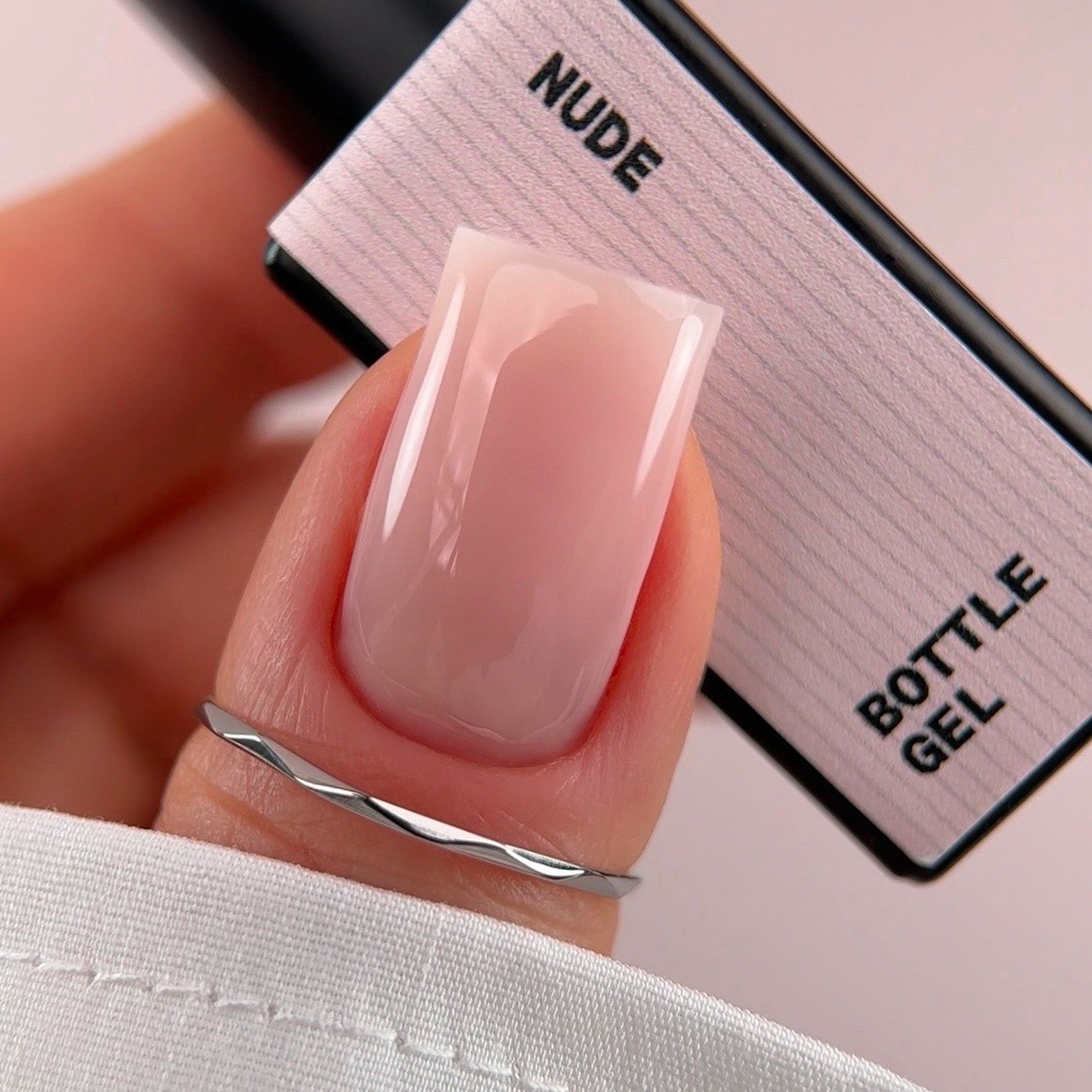 BIBLIOTEKA Bottle gel 04 Nude, 10 ml